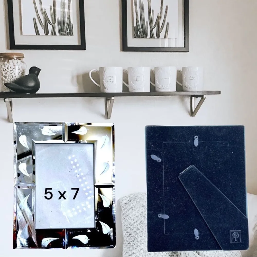 5 x 7 l Mirrored l Frosted Leaf l Picture Frame with Easel l Glass l Vintage